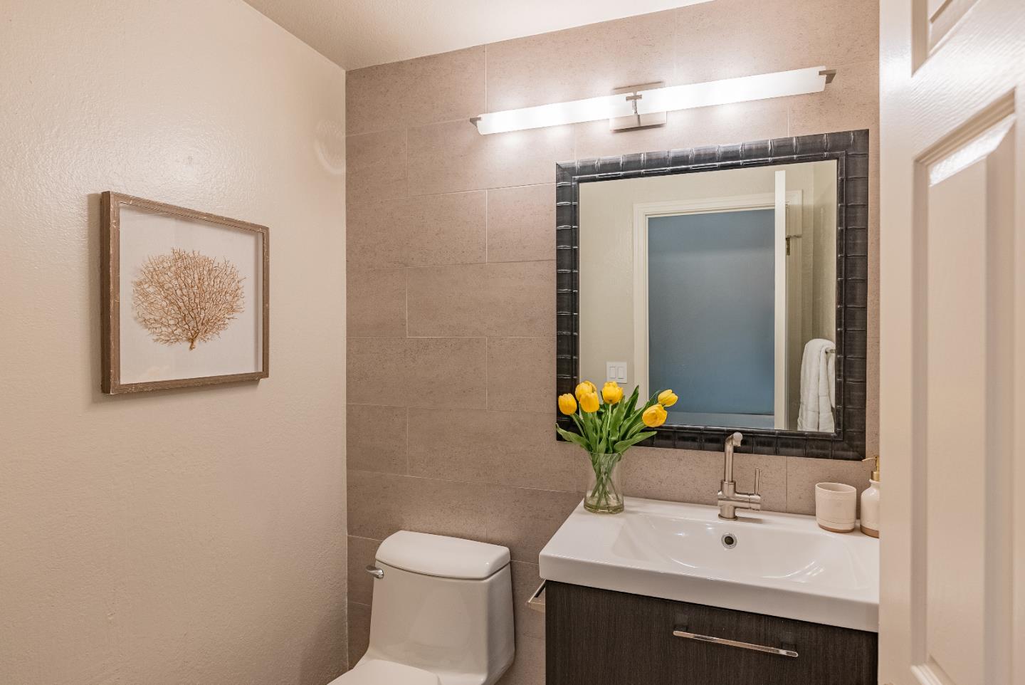 Detail Gallery Image 14 of 32 For 978 La Mesa Ter #E,  Sunnyvale,  CA 94086 - 2 Beds | 2/1 Baths
