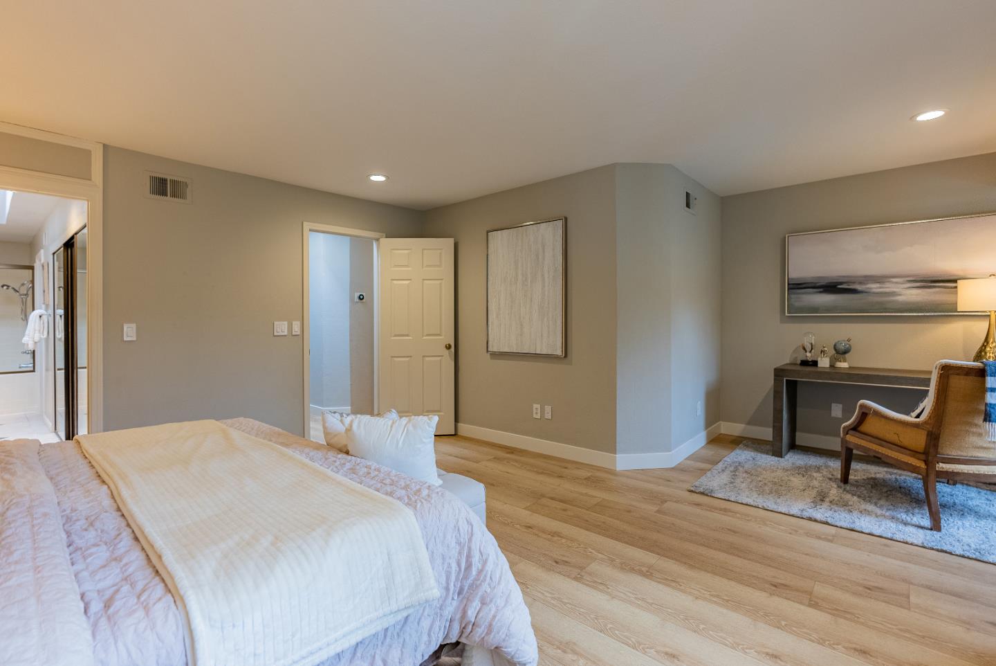 Detail Gallery Image 18 of 32 For 978 La Mesa Ter #E,  Sunnyvale,  CA 94086 - 2 Beds | 2/1 Baths