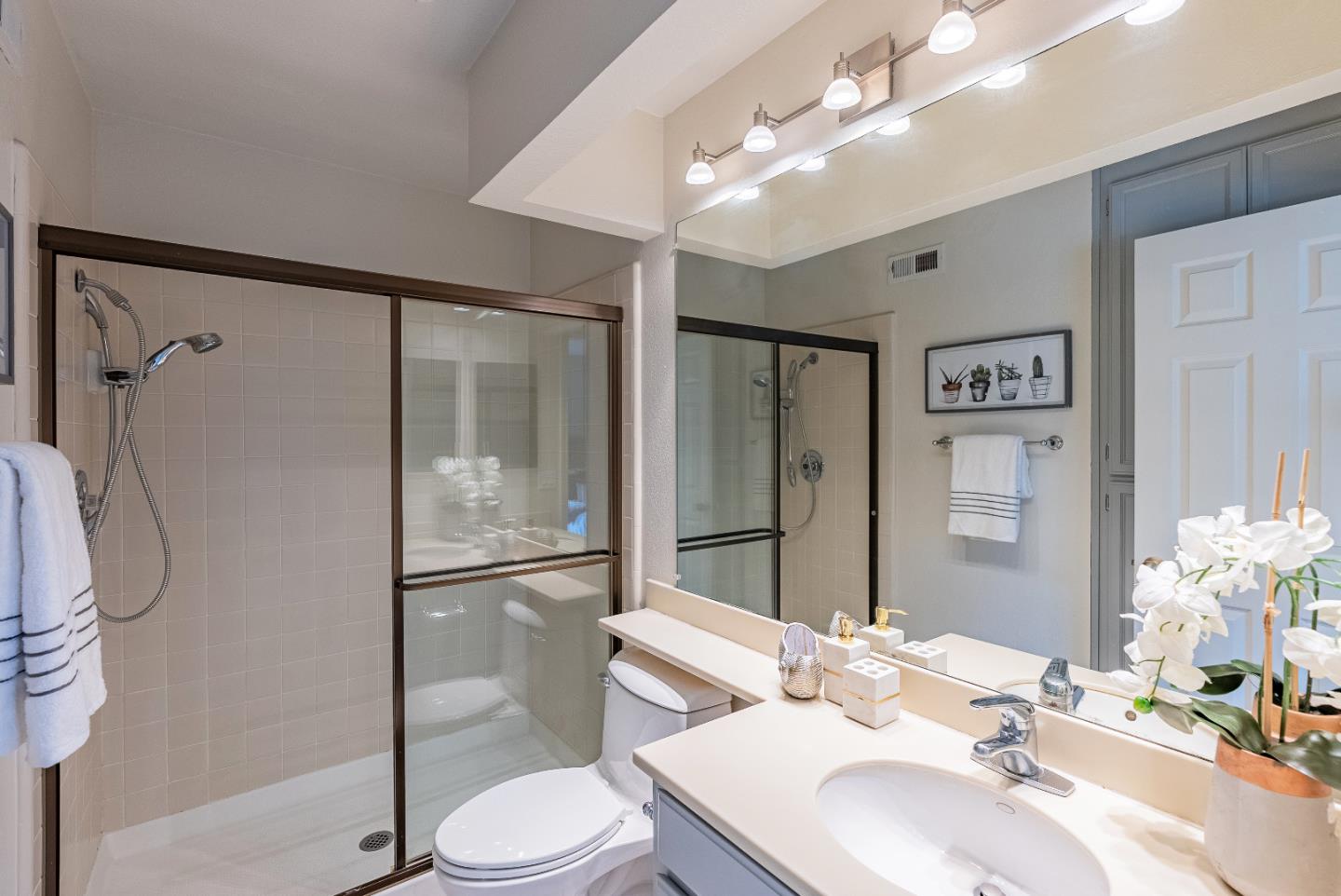 Detail Gallery Image 25 of 32 For 978 La Mesa Ter #E,  Sunnyvale,  CA 94086 - 2 Beds | 2/1 Baths