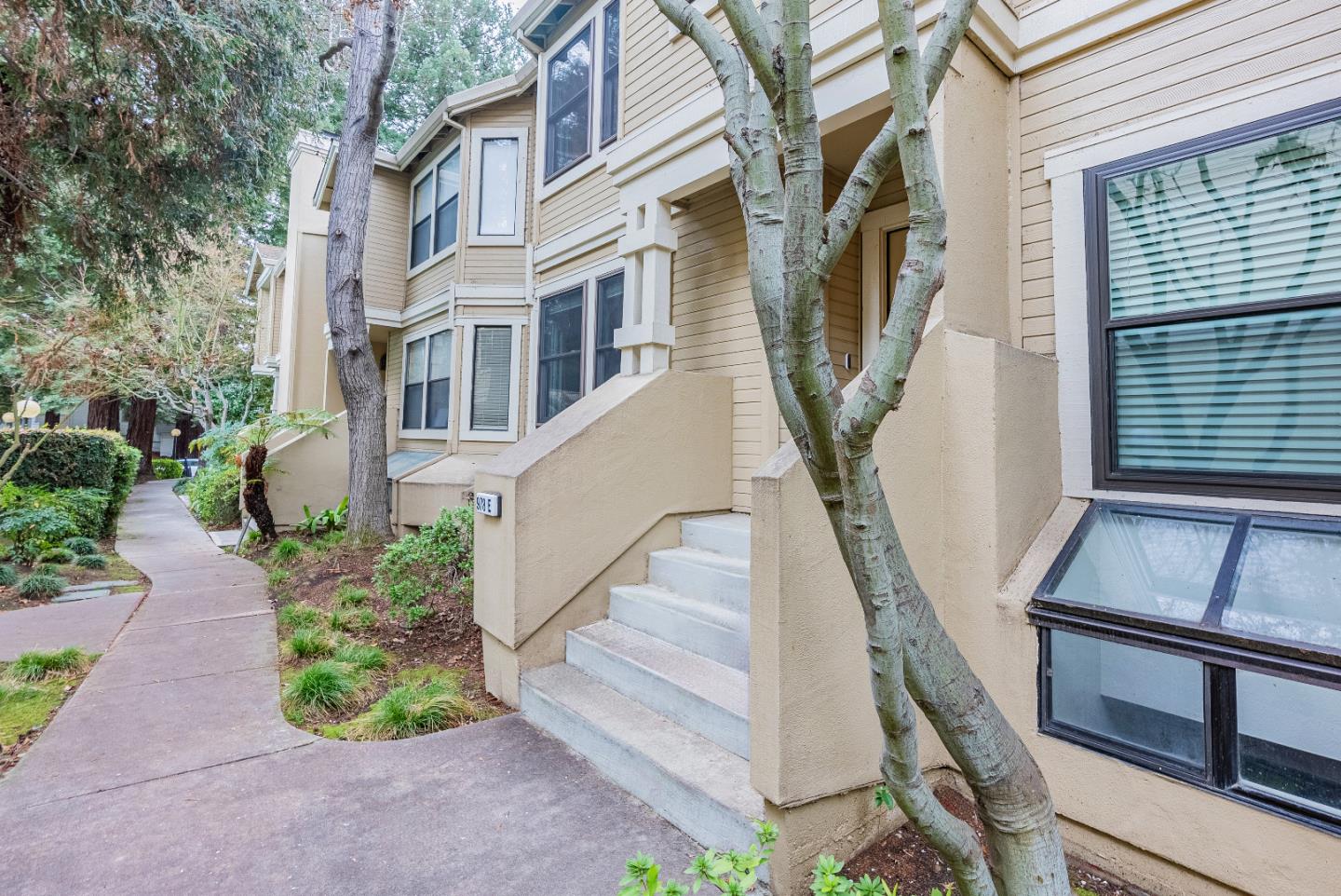 Detail Gallery Image 30 of 32 For 978 La Mesa Ter #E,  Sunnyvale,  CA 94086 - 2 Beds | 2/1 Baths
