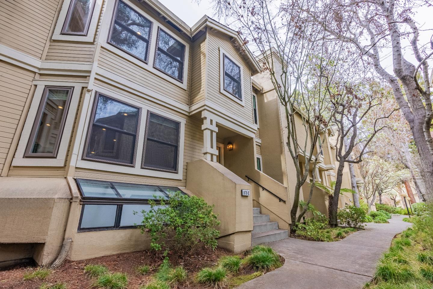 Detail Gallery Image 31 of 32 For 978 La Mesa Ter #E,  Sunnyvale,  CA 94086 - 2 Beds | 2/1 Baths