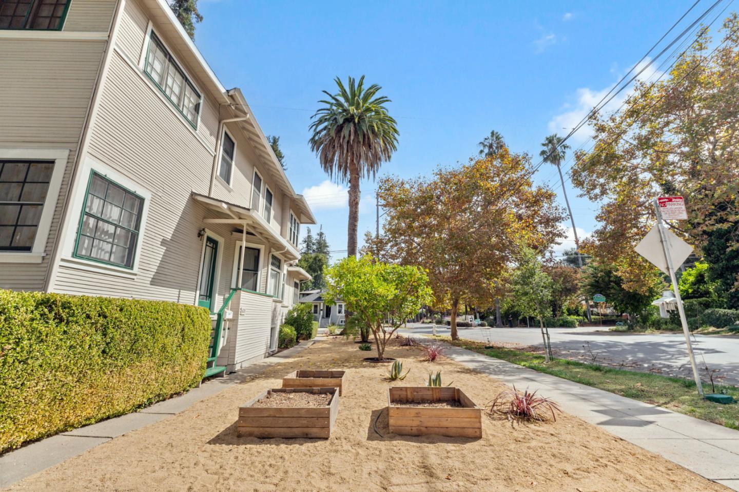 Detail Gallery Image 13 of 40 For 392 View St, Mountain View,  CA 94041 - – Beds | – Baths