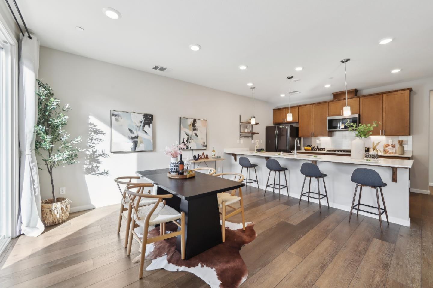 Detail Gallery Image 11 of 41 For 621 Clover Cir, Milpitas,  CA 95035 - 2 Beds | 2 Baths