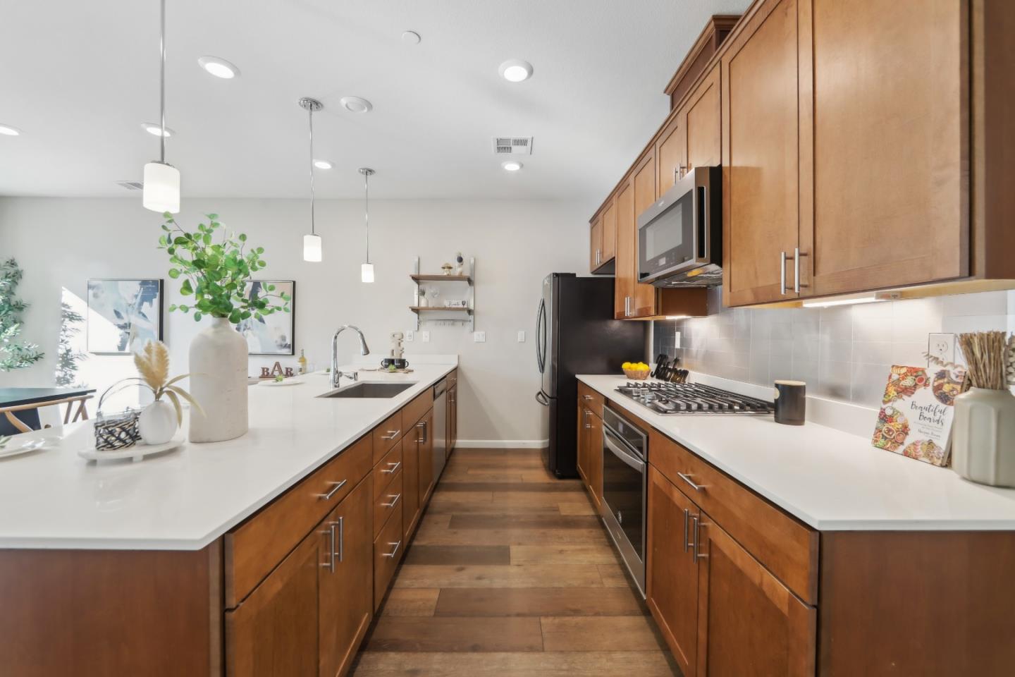 Detail Gallery Image 12 of 41 For 621 Clover Cir, Milpitas,  CA 95035 - 2 Beds | 2 Baths