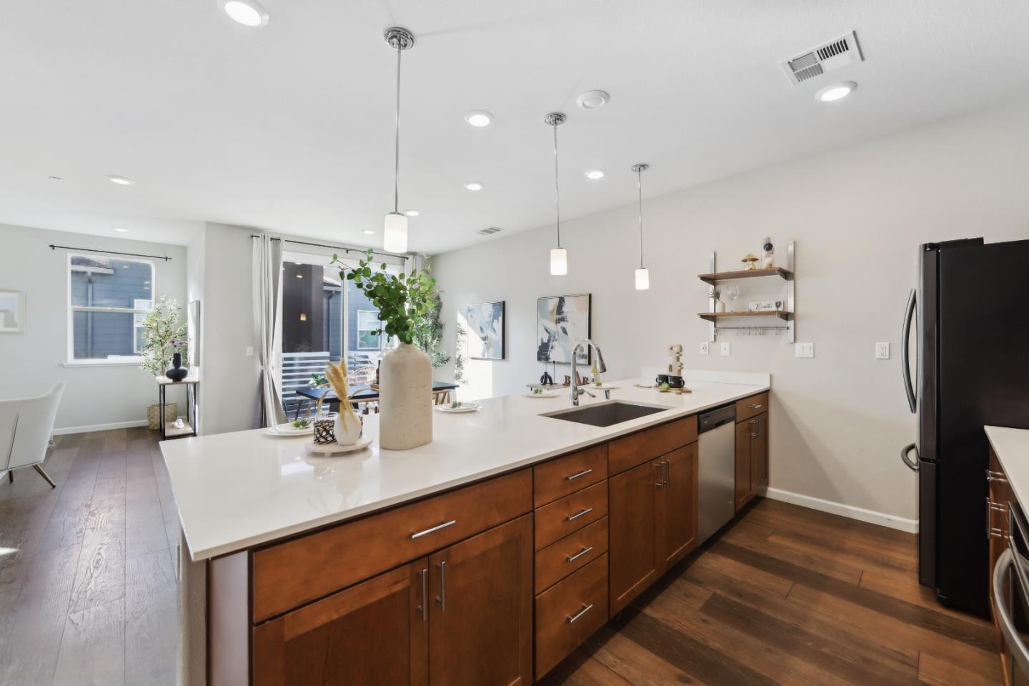 Detail Gallery Image 13 of 41 For 621 Clover Cir, Milpitas,  CA 95035 - 2 Beds | 2 Baths