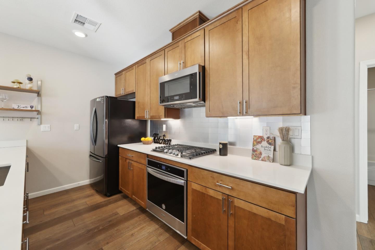 Detail Gallery Image 15 of 41 For 621 Clover Cir, Milpitas,  CA 95035 - 2 Beds | 2 Baths