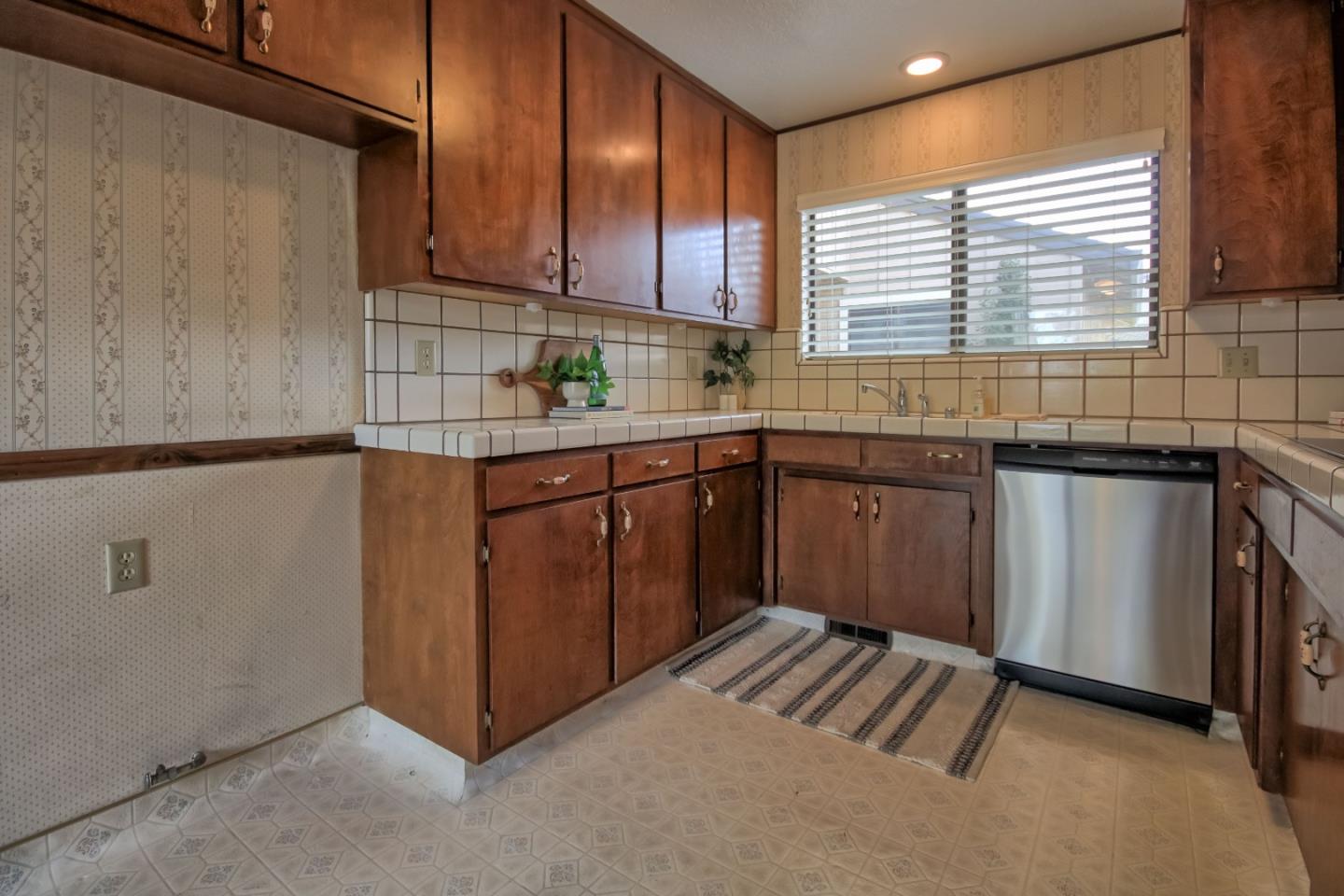 Detail Gallery Image 16 of 44 For 141 Joes Ln, Hollister,  CA 95023 - 2 Beds | 2/1 Baths