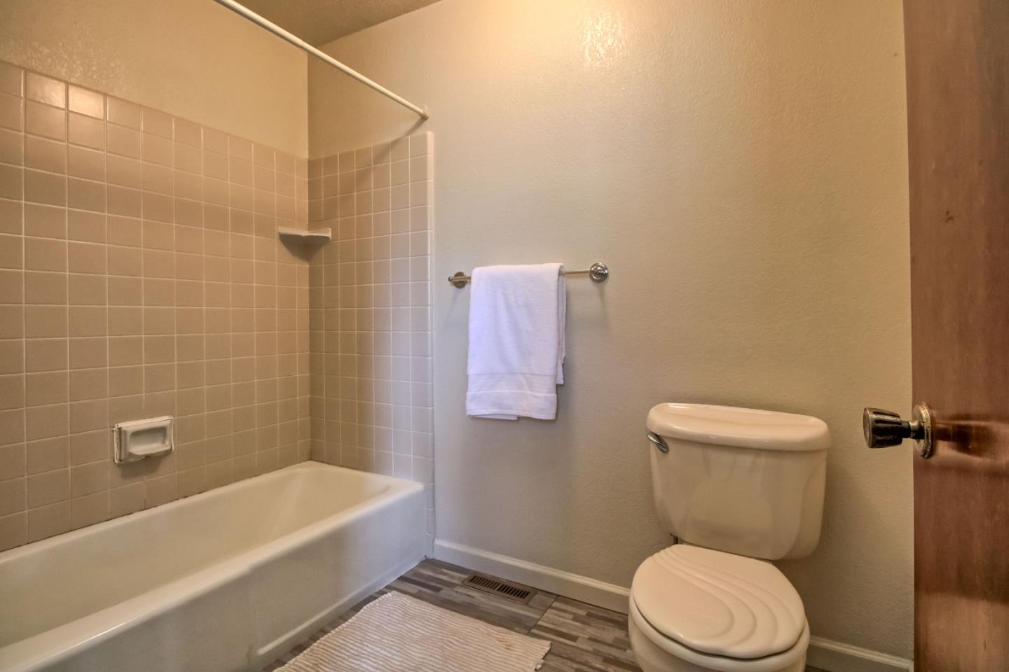 Detail Gallery Image 32 of 44 For 141 Joes Ln, Hollister,  CA 95023 - 2 Beds | 2/1 Baths