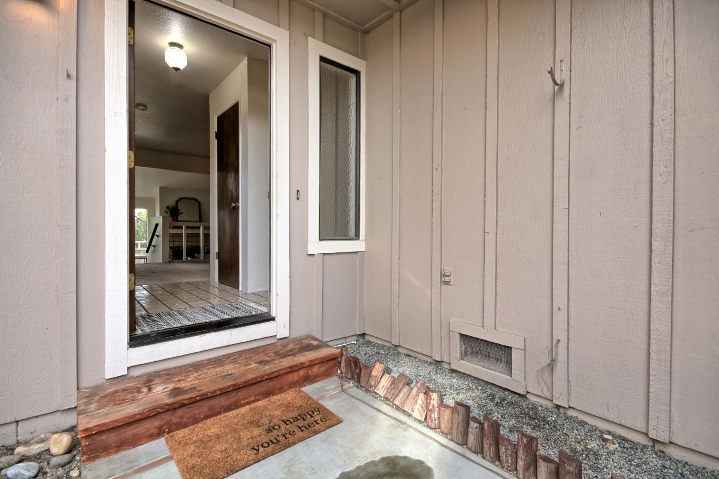 Detail Gallery Image 6 of 44 For 141 Joes Ln, Hollister,  CA 95023 - 2 Beds | 2/1 Baths