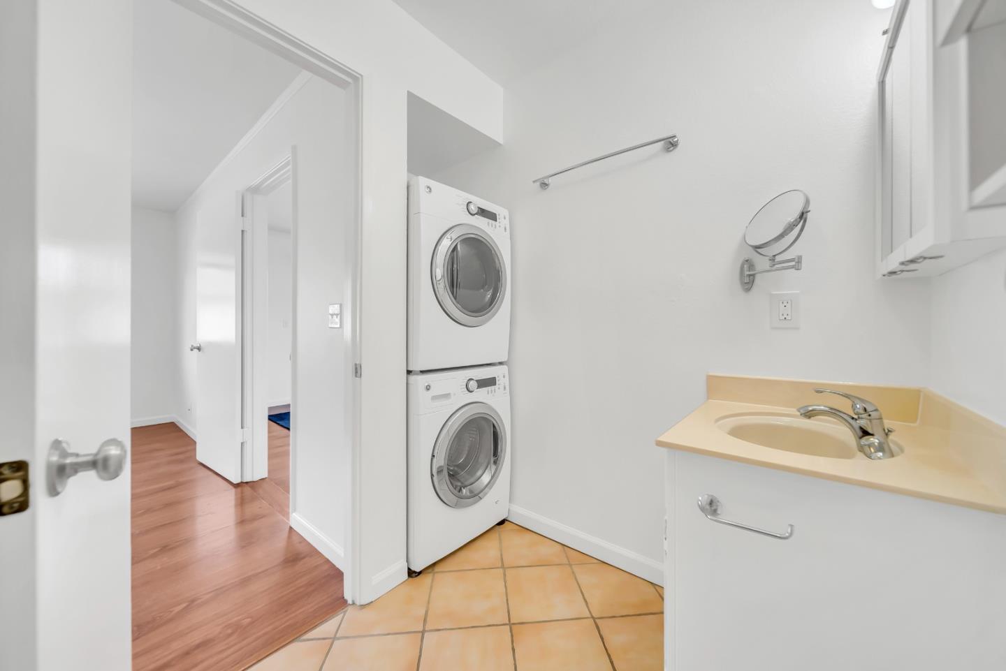 Detail Gallery Image 12 of 24 For 25090 Copa Del Oro Dr #202,  Hayward,  CA 94545 - 1 Beds | 1 Baths