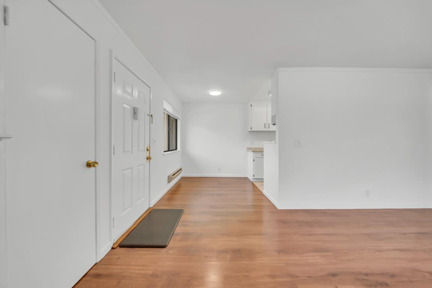 Detail Gallery Image 5 of 24 For 25090 Copa Del Oro Dr #202,  Hayward,  CA 94545 - 1 Beds | 1 Baths