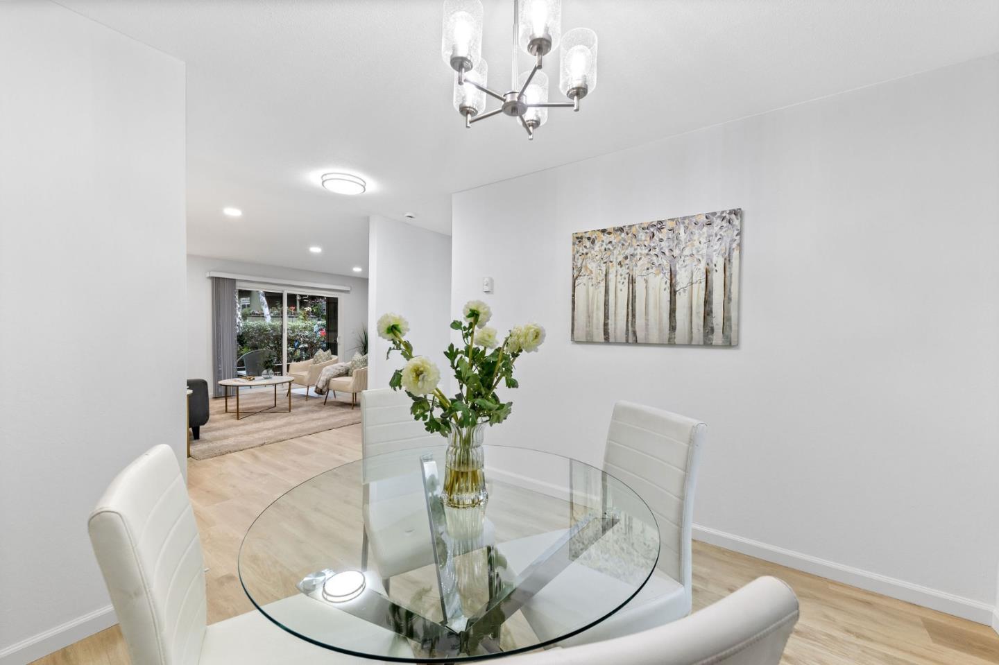 Detail Gallery Image 10 of 32 For 50 E Middlefield Rd #17,  Mountain View,  CA 94043 - 1 Beds | 1 Baths