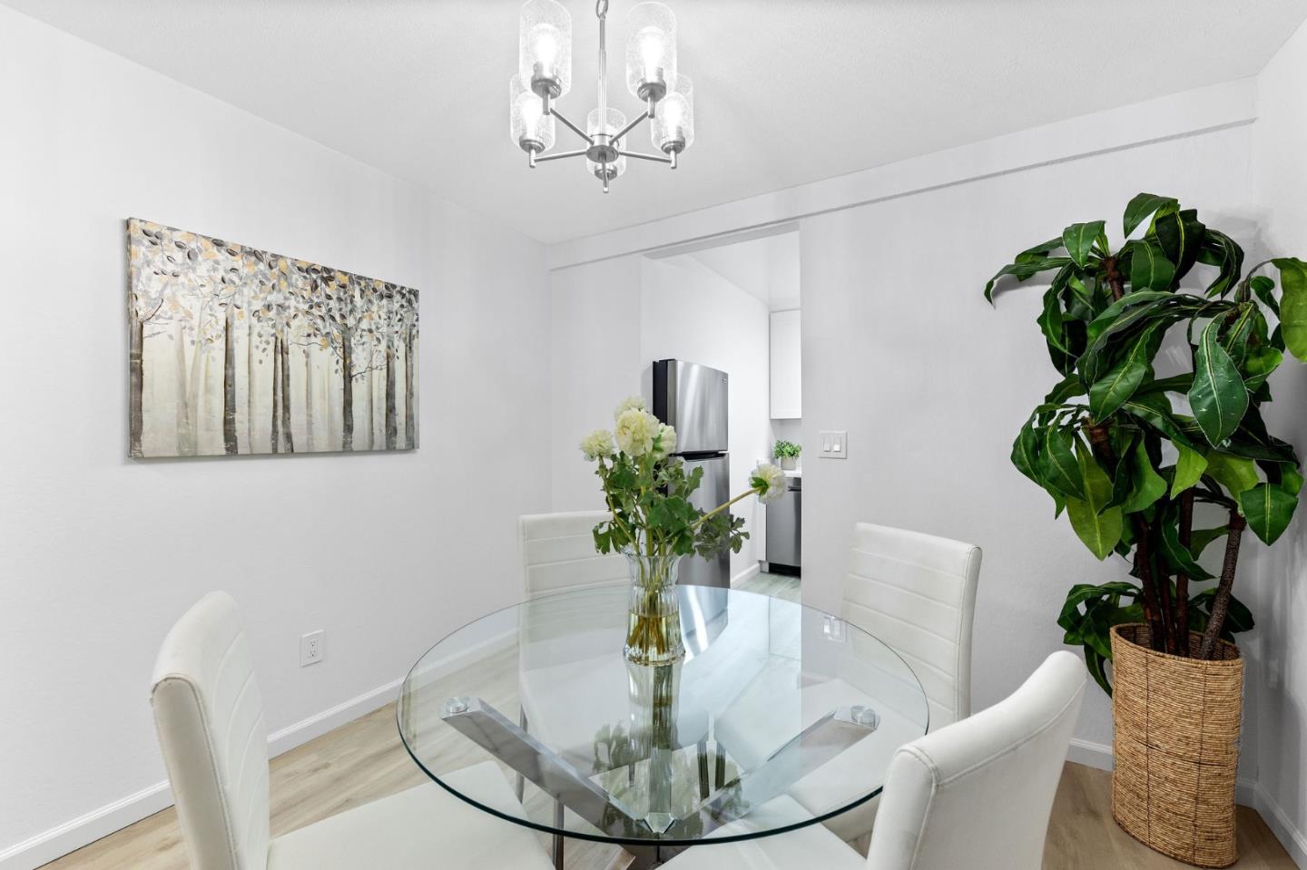 Detail Gallery Image 12 of 32 For 50 E Middlefield Rd #17,  Mountain View,  CA 94043 - 1 Beds | 1 Baths