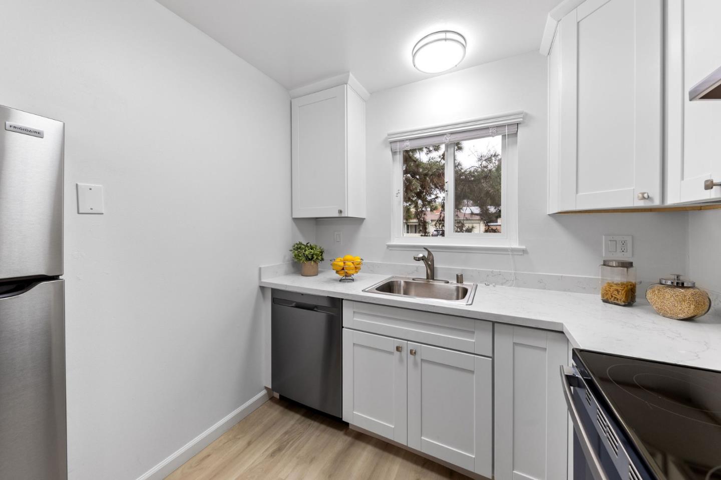 Detail Gallery Image 16 of 32 For 50 E Middlefield Rd #17,  Mountain View,  CA 94043 - 1 Beds | 1 Baths