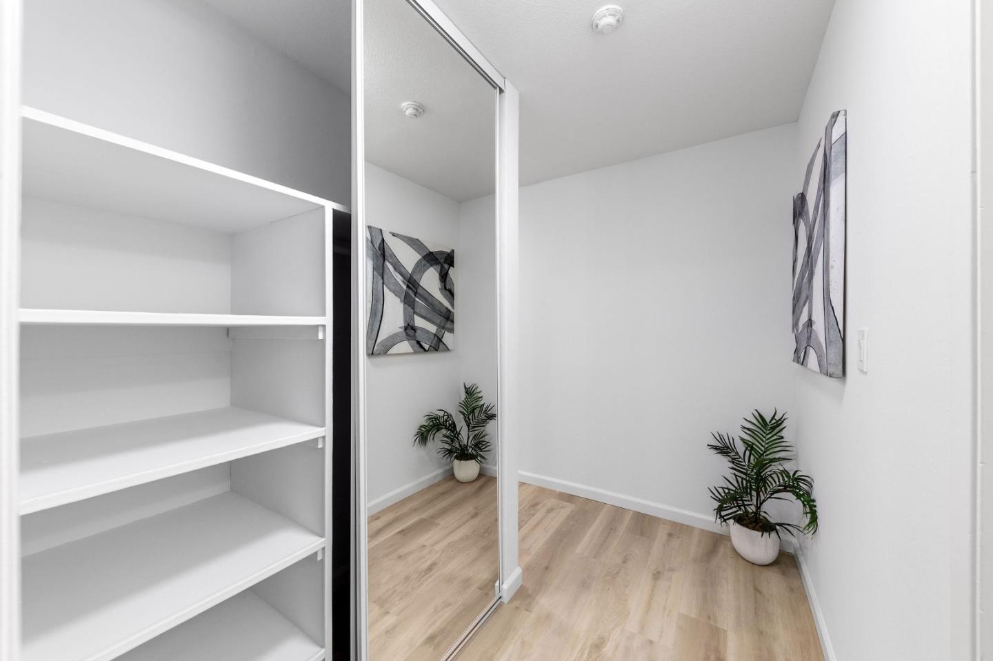 Detail Gallery Image 17 of 32 For 50 E Middlefield Rd #17,  Mountain View,  CA 94043 - 1 Beds | 1 Baths