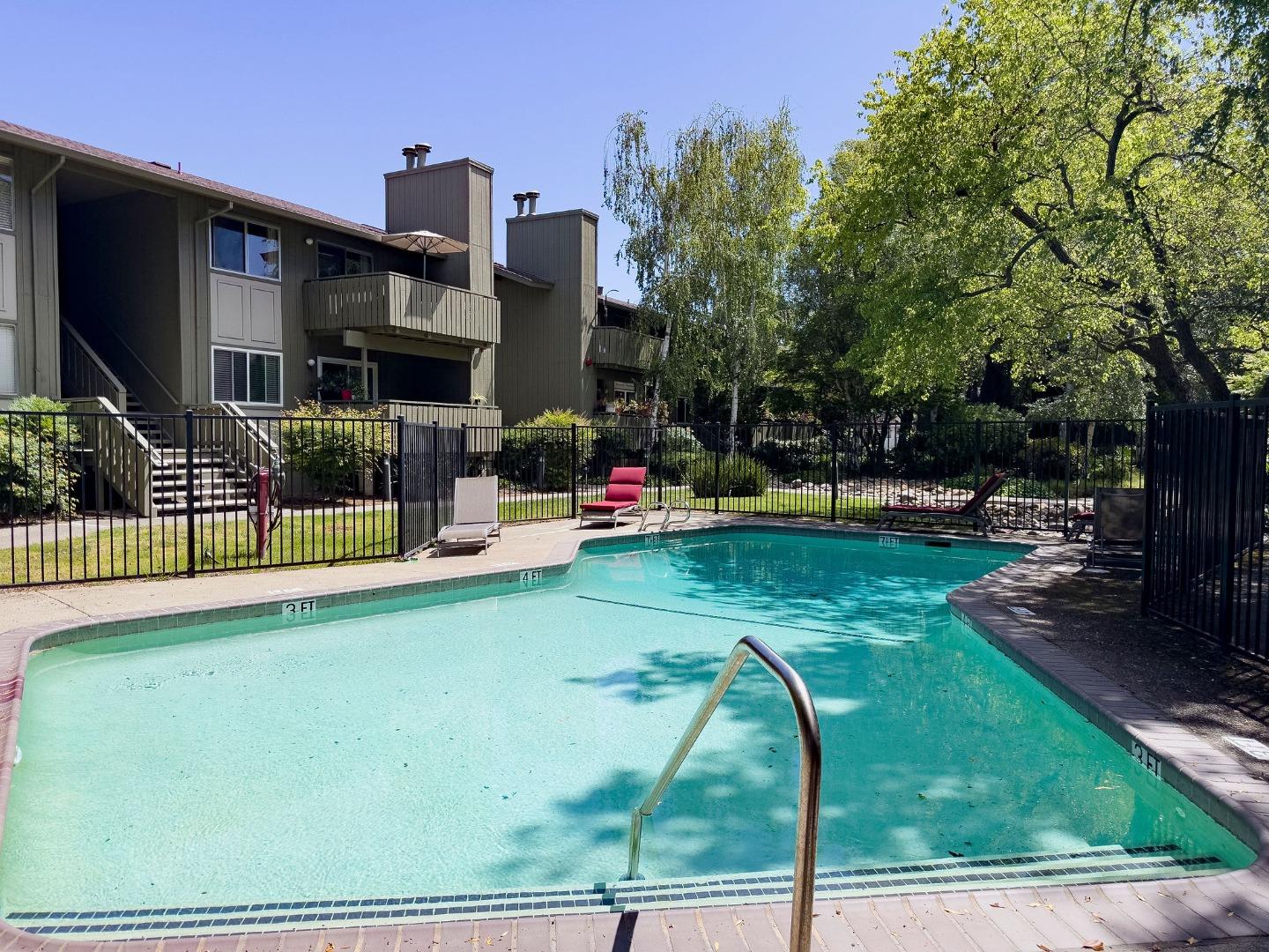 Detail Gallery Image 26 of 32 For 50 E Middlefield Rd #17,  Mountain View,  CA 94043 - 1 Beds | 1 Baths