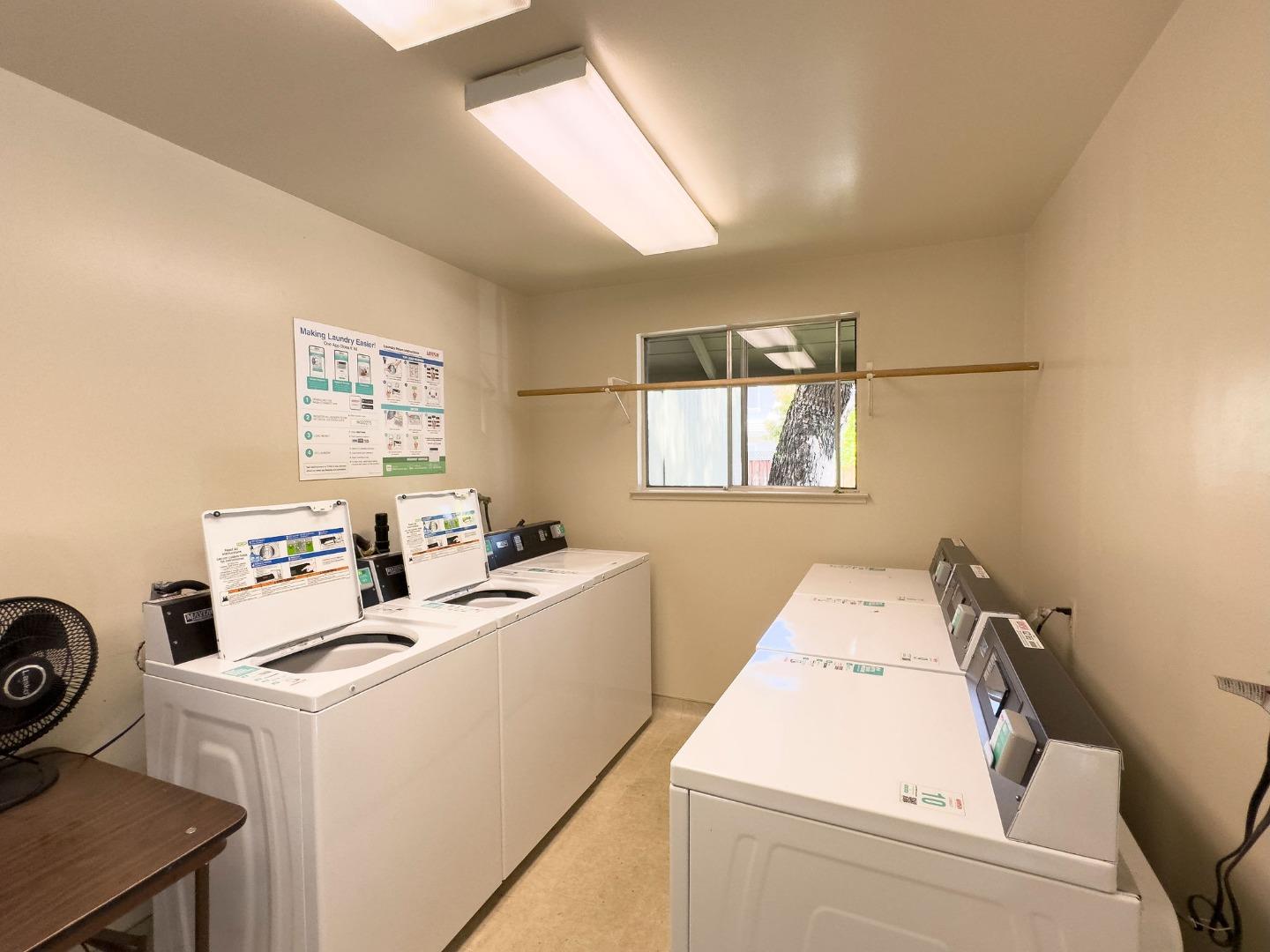 Detail Gallery Image 28 of 32 For 50 E Middlefield Rd #17,  Mountain View,  CA 94043 - 1 Beds | 1 Baths