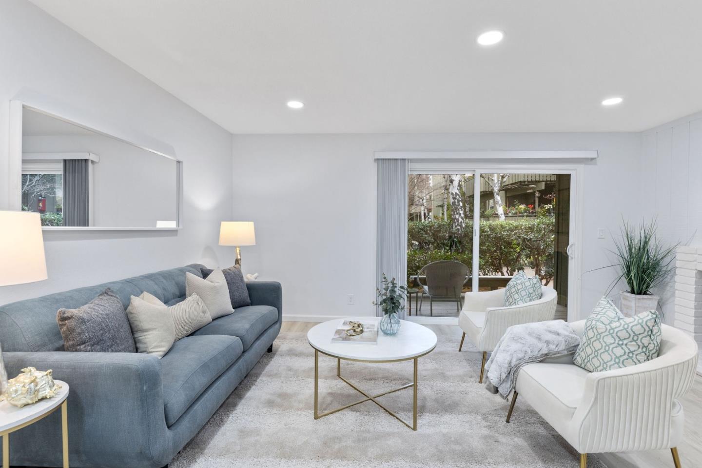 Detail Gallery Image 3 of 32 For 50 E Middlefield Rd #17,  Mountain View,  CA 94043 - 1 Beds | 1 Baths