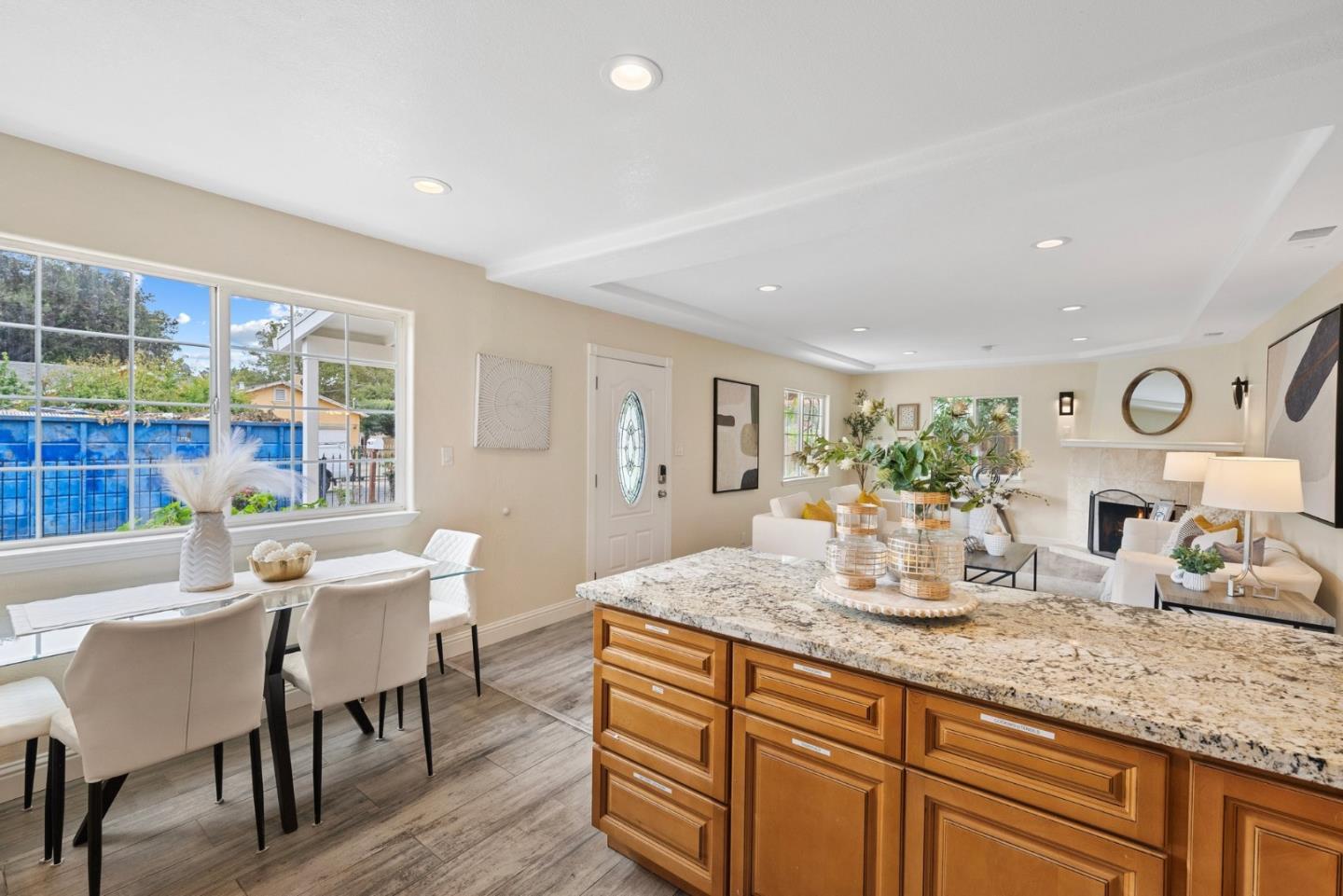 Detail Gallery Image 11 of 65 For 2301 Poplar Ave, East Palo Alto,  CA 94303 - 7 Beds | 4 Baths
