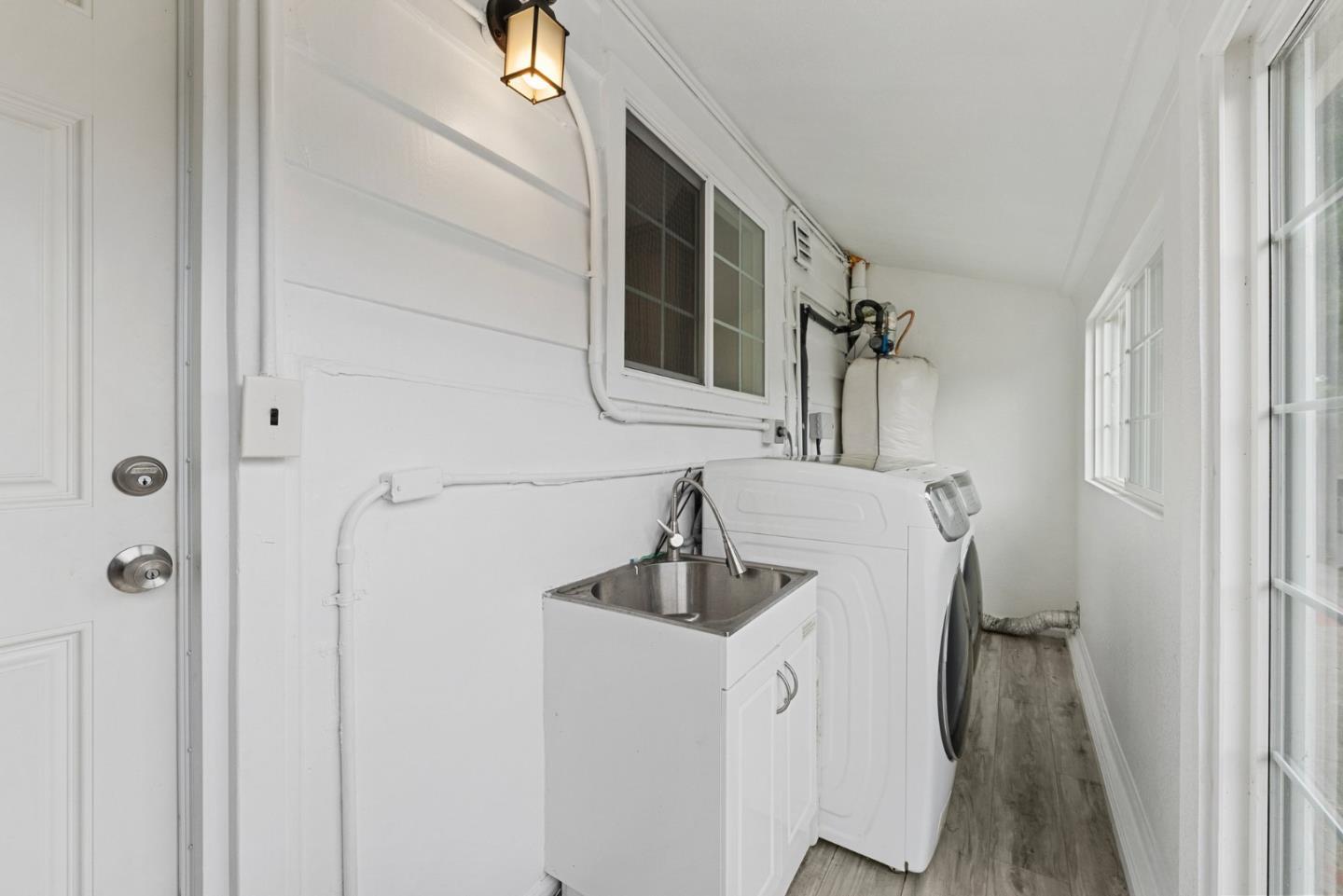 Detail Gallery Image 14 of 65 For 2301 Poplar Ave, East Palo Alto,  CA 94303 - 7 Beds | 4 Baths