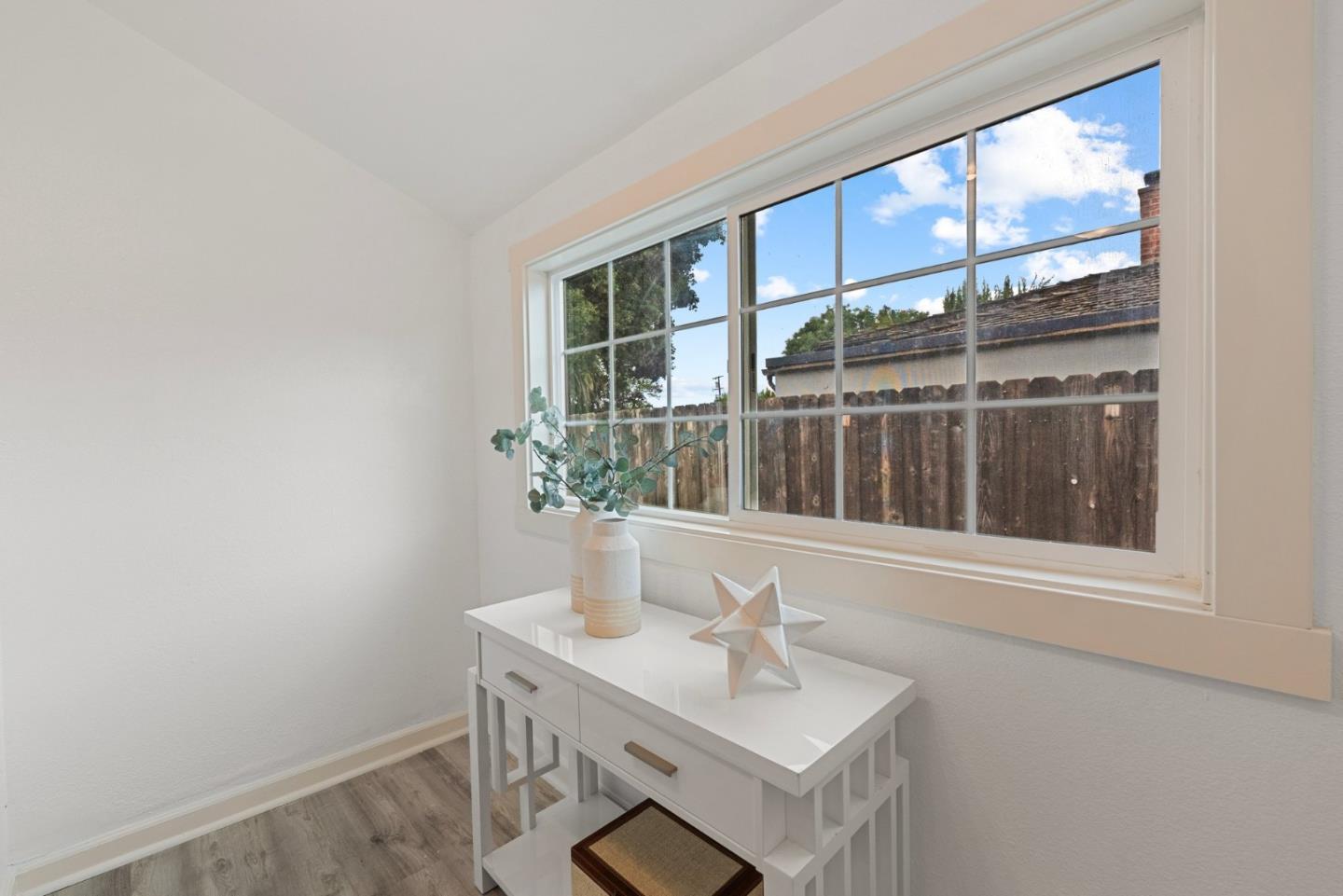 Detail Gallery Image 22 of 65 For 2301 Poplar Ave, East Palo Alto,  CA 94303 - 7 Beds | 4 Baths