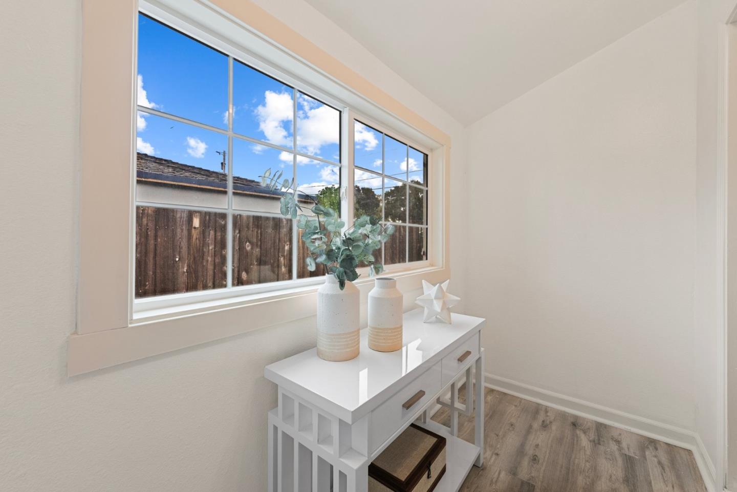 Detail Gallery Image 23 of 65 For 2301 Poplar Ave, East Palo Alto,  CA 94303 - 7 Beds | 4 Baths