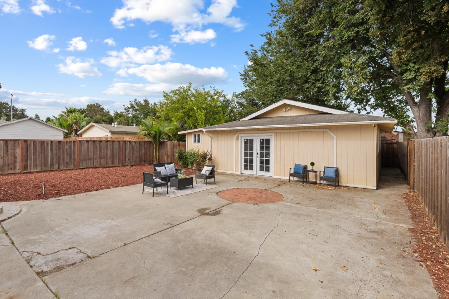 Detail Gallery Image 35 of 65 For 2301 Poplar Ave, East Palo Alto,  CA 94303 - 7 Beds | 4 Baths