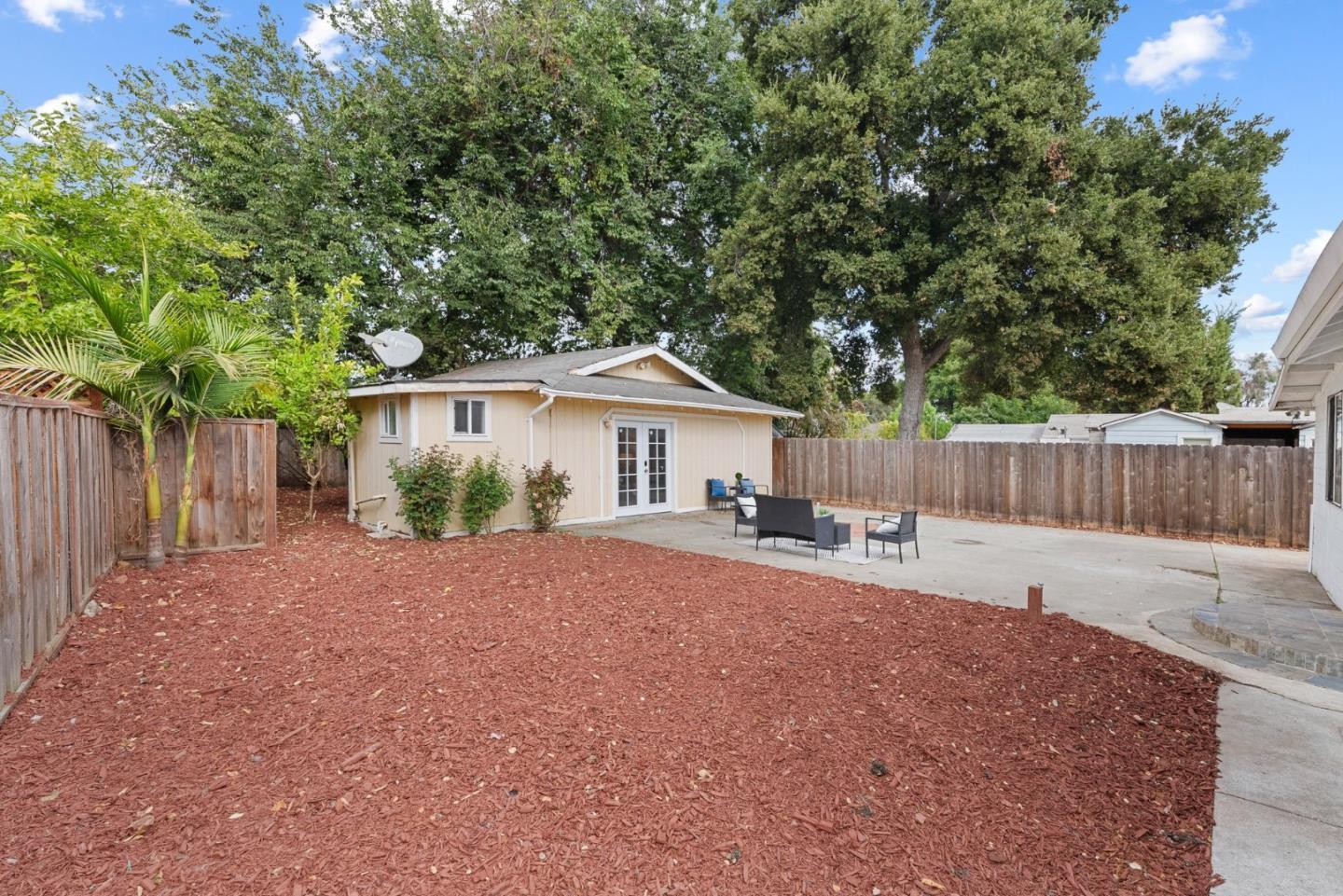 Detail Gallery Image 36 of 65 For 2301 Poplar Ave, East Palo Alto,  CA 94303 - 7 Beds | 4 Baths