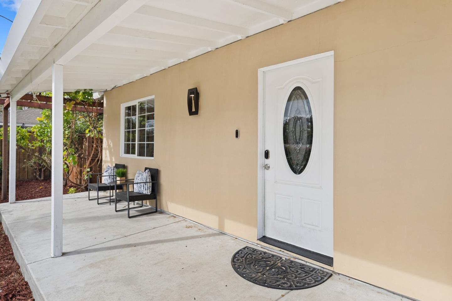 Detail Gallery Image 5 of 65 For 2301 Poplar Ave, East Palo Alto,  CA 94303 - 7 Beds | 4 Baths