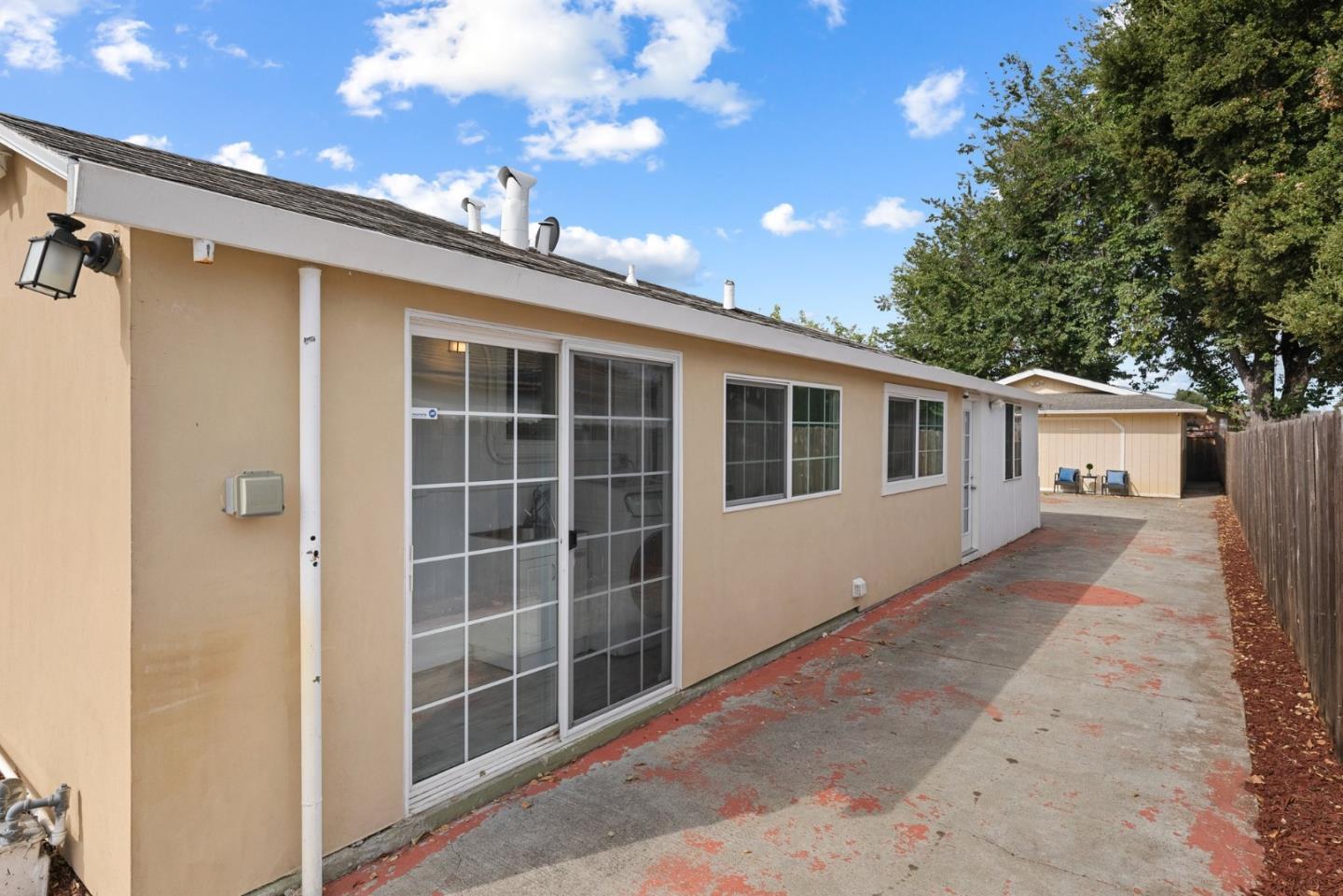 Detail Gallery Image 57 of 65 For 2301 Poplar Ave, East Palo Alto,  CA 94303 - 7 Beds | 4 Baths