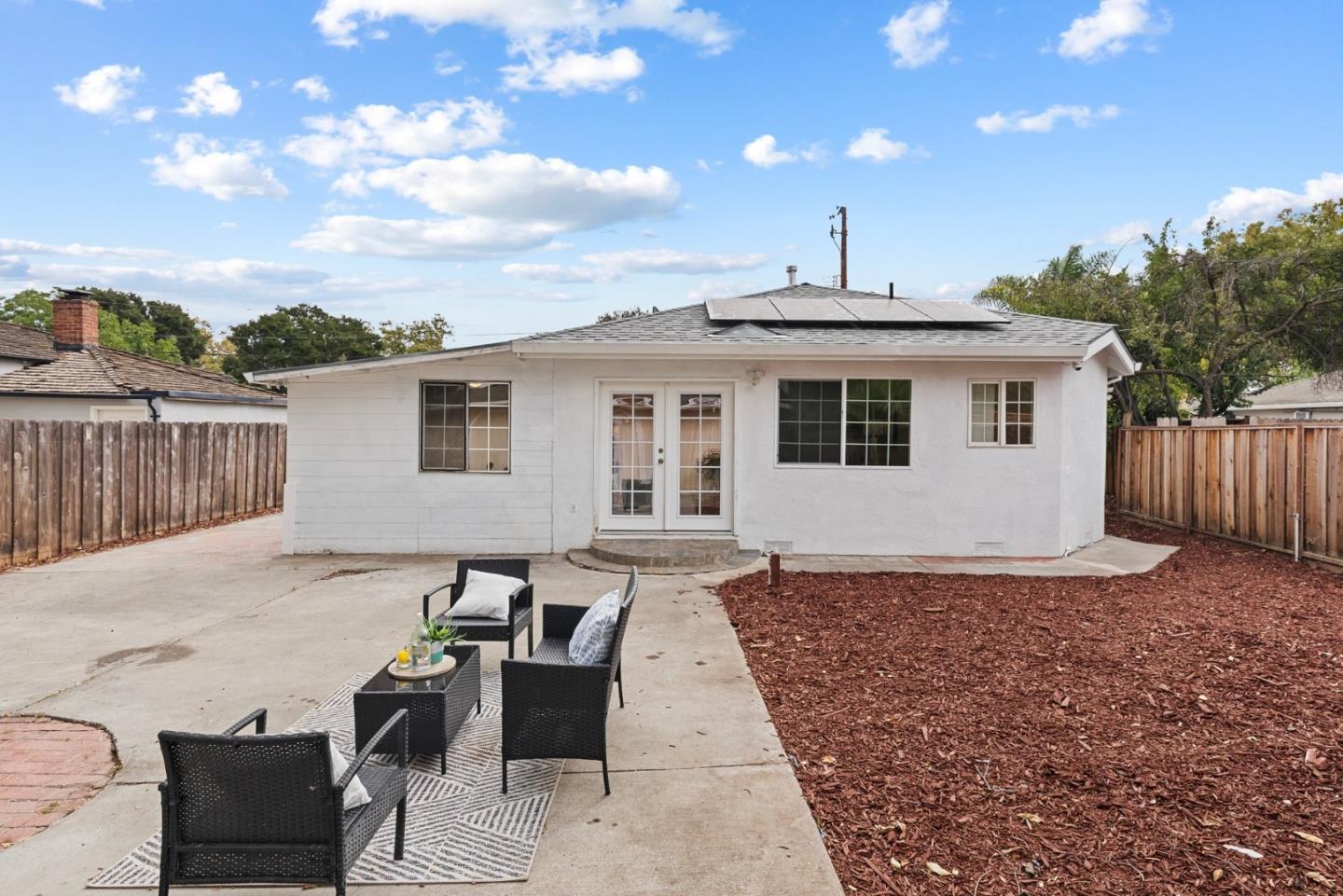 Detail Gallery Image 59 of 65 For 2301 Poplar Ave, East Palo Alto,  CA 94303 - 7 Beds | 4 Baths