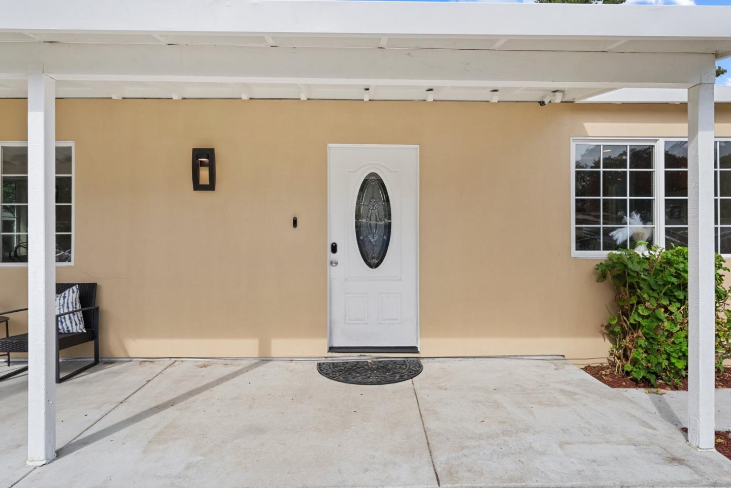 Detail Gallery Image 6 of 65 For 2301 Poplar Ave, East Palo Alto,  CA 94303 - 7 Beds | 4 Baths