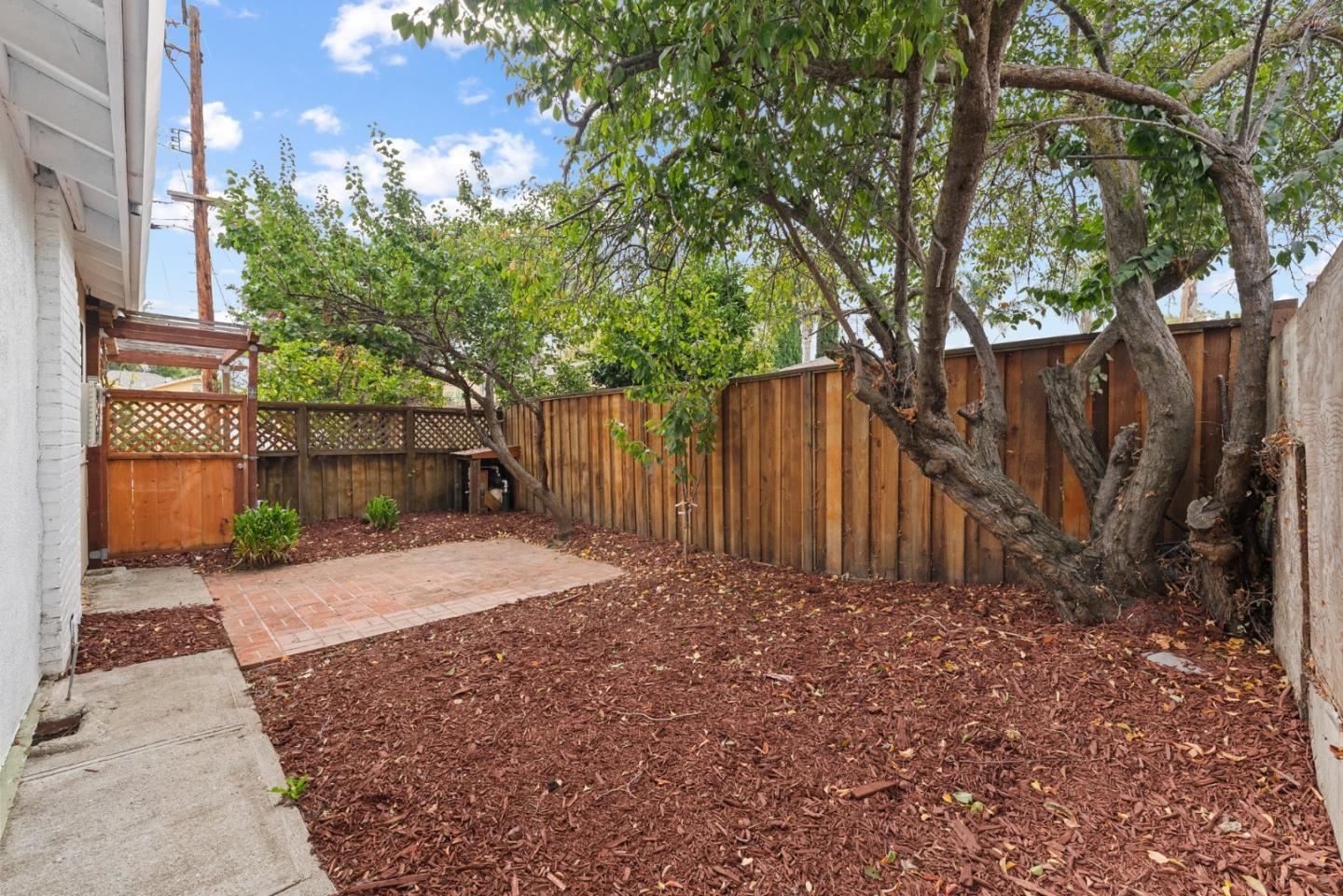 Detail Gallery Image 60 of 65 For 2301 Poplar Ave, East Palo Alto,  CA 94303 - 7 Beds | 4 Baths