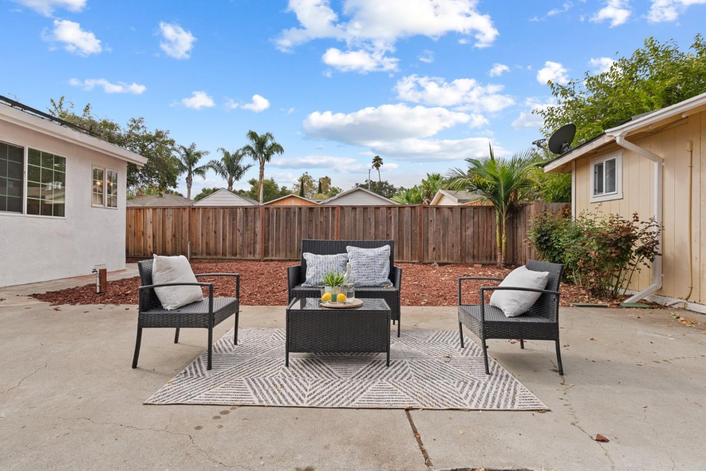 Detail Gallery Image 62 of 65 For 2301 Poplar Ave, East Palo Alto,  CA 94303 - 7 Beds | 4 Baths