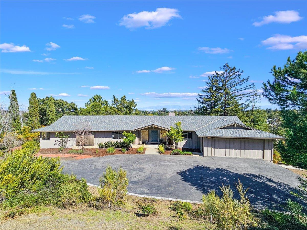 Detail Gallery Image 2 of 52 For 12650 Viscaino Ct, Los Altos Hills,  CA 94022 - 4 Beds | 3 Baths