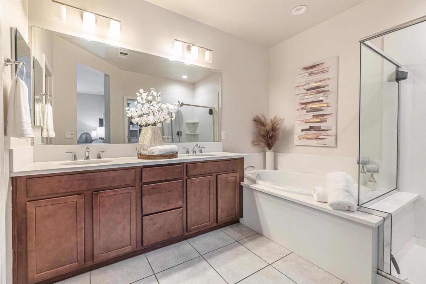 Detail Gallery Image 26 of 39 For 503 Cadiz Dr, Hollister,  CA 95023 - 3 Beds | 2 Baths