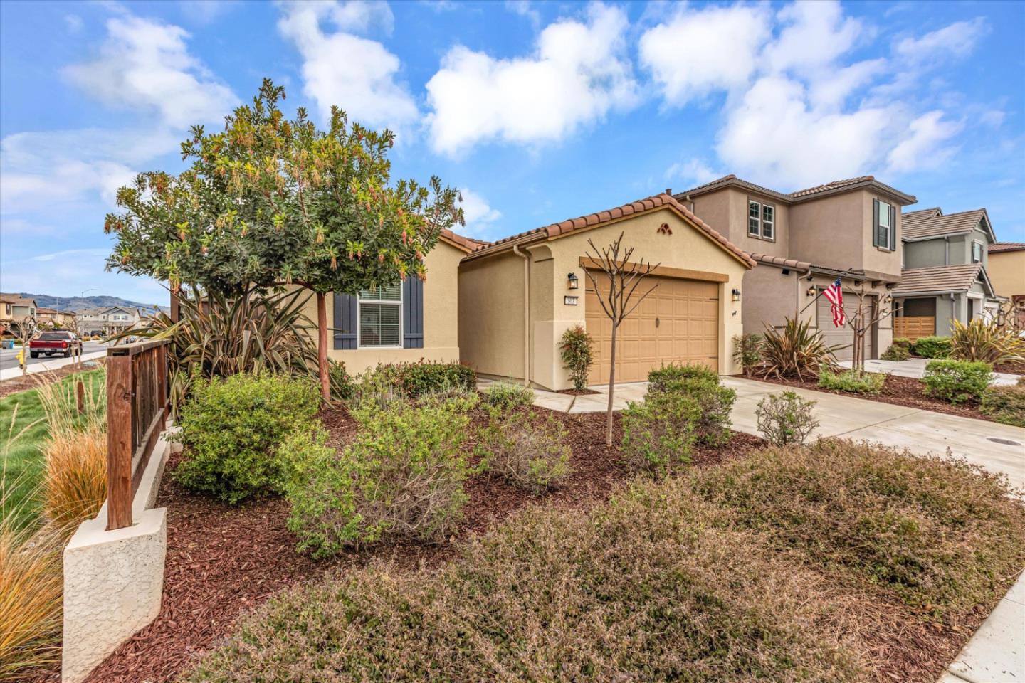 Detail Gallery Image 3 of 39 For 503 Cadiz Dr, Hollister,  CA 95023 - 3 Beds | 2 Baths