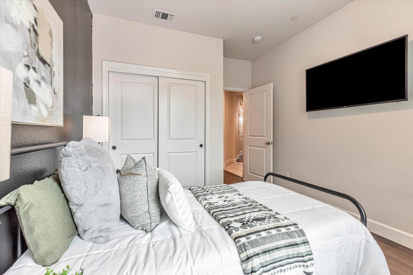 Detail Gallery Image 32 of 39 For 503 Cadiz Dr, Hollister,  CA 95023 - 3 Beds | 2 Baths