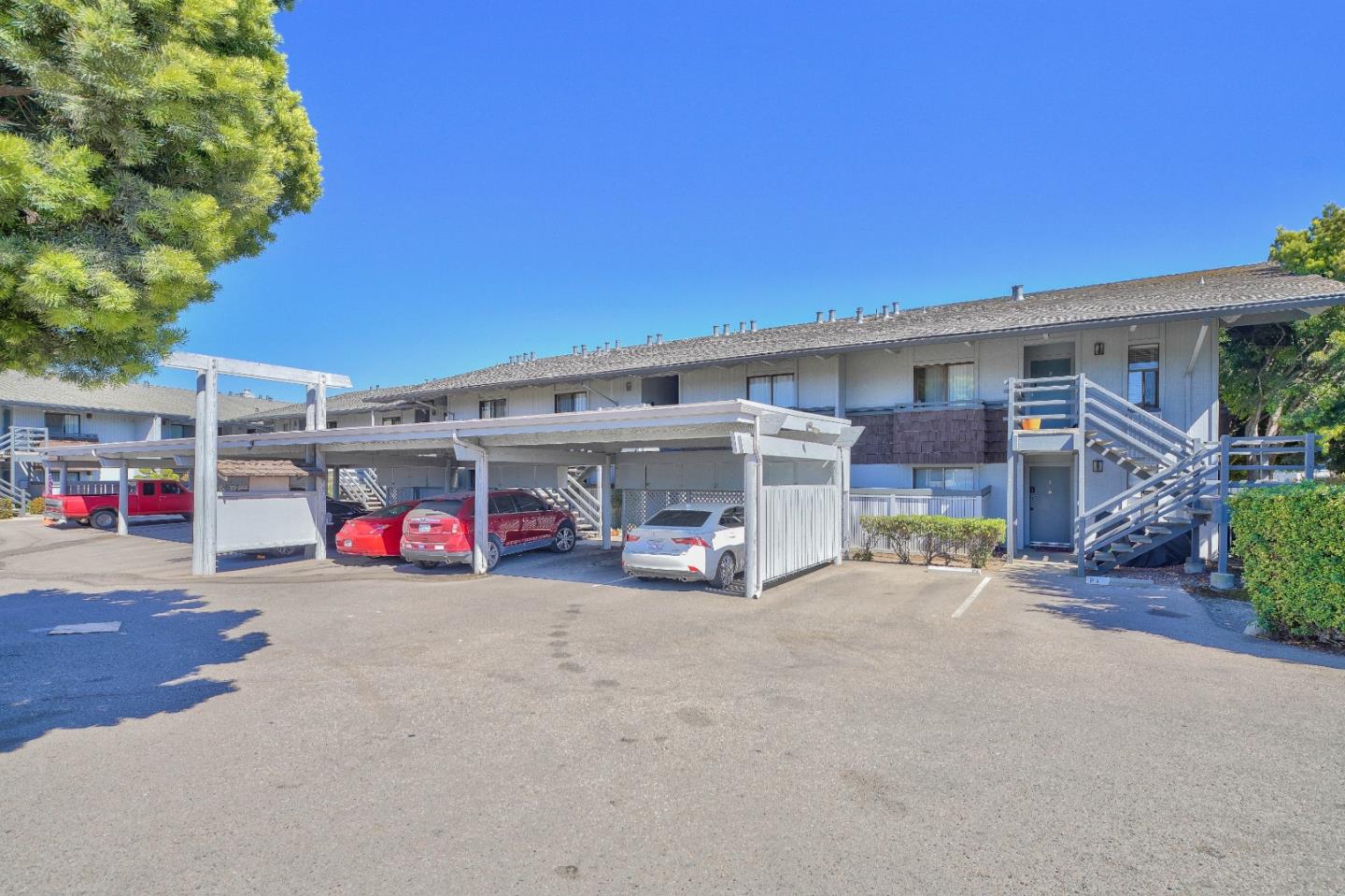 Detail Gallery Image 2 of 24 For 158 Kern St #11,  Salinas,  CA 93905 - 2 Beds | 1 Baths