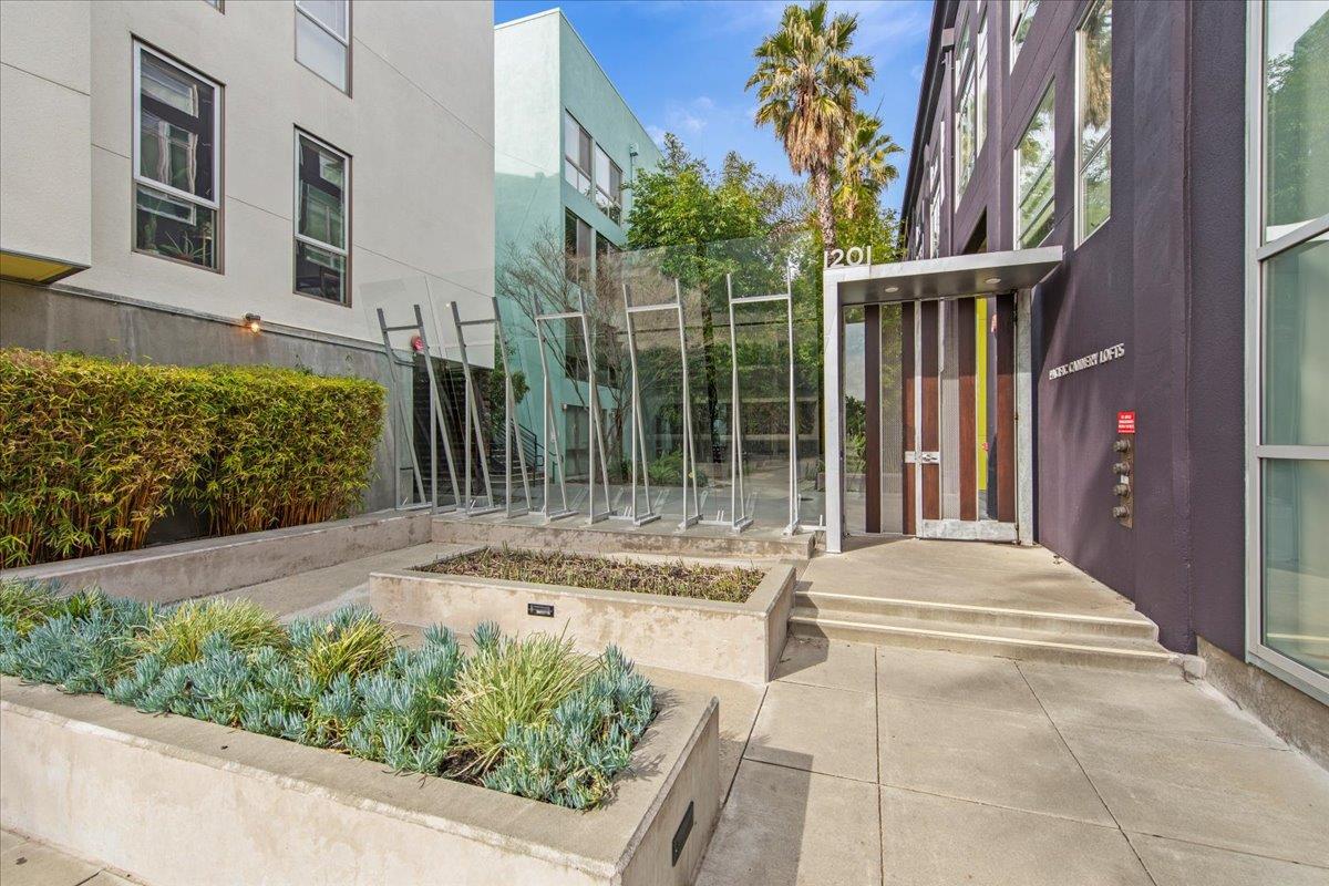 Detail Gallery Image 2 of 16 For 1201 Pine #458,  Oakland,  CA 94607 - 1 Beds | 1 Baths