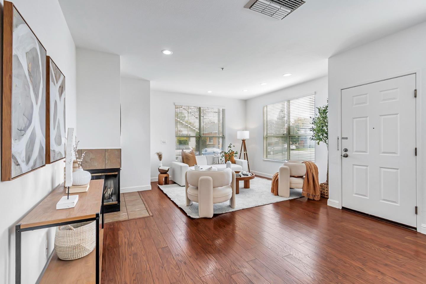 Detail Gallery Image 2 of 35 For 951 S 12th St #110,  San Jose,  CA 95112 - 2 Beds | 2 Baths
