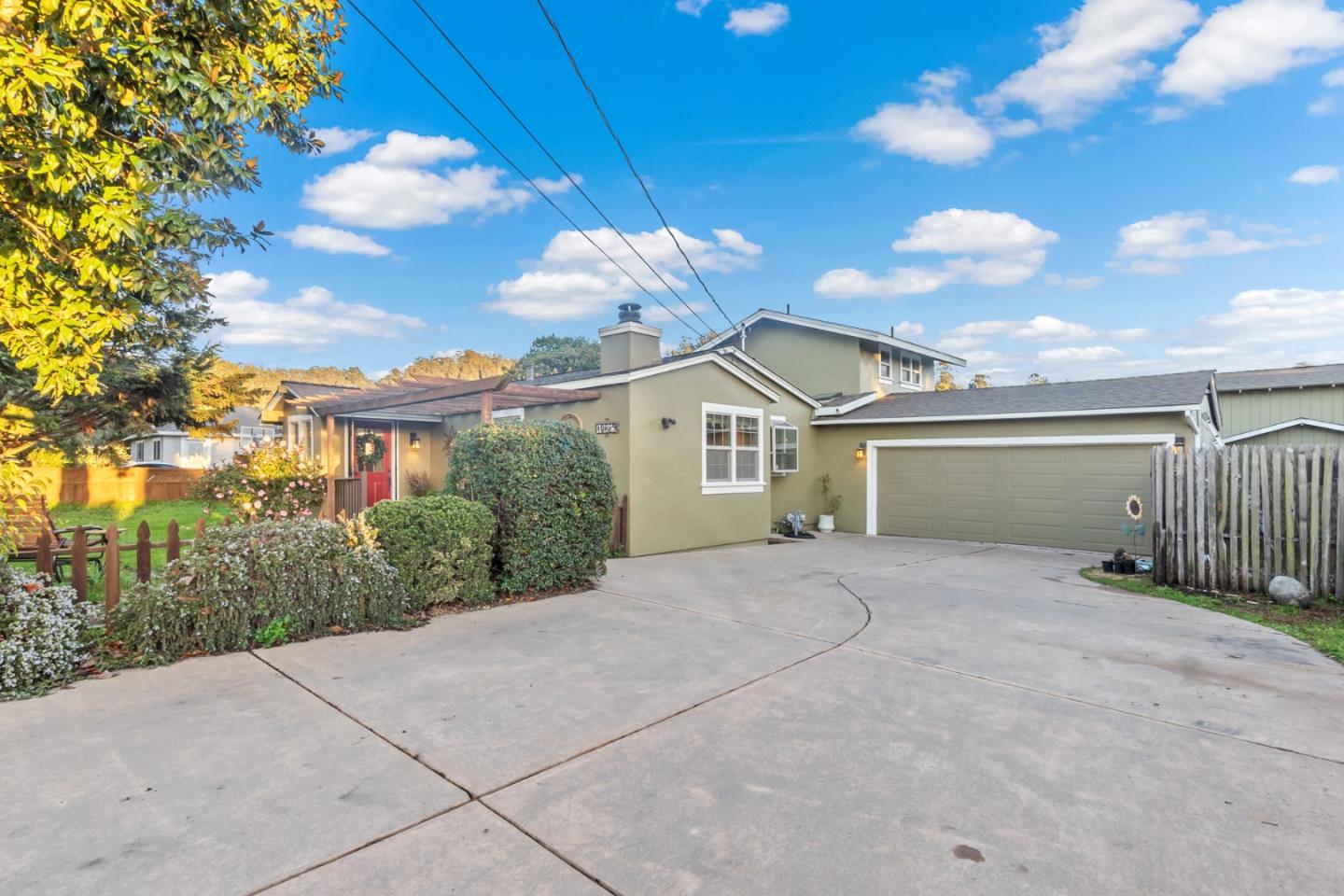 Detail Gallery Image 2 of 33 For 10325 Reese Cir, Salinas,  CA 93907 - 4 Beds | 2 Baths