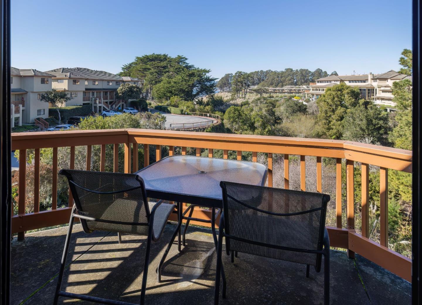 Detail Gallery Image 2 of 30 For 453 Seascape Resort Dr, Aptos,  CA 95003 - 2 Beds | 2/1 Baths
