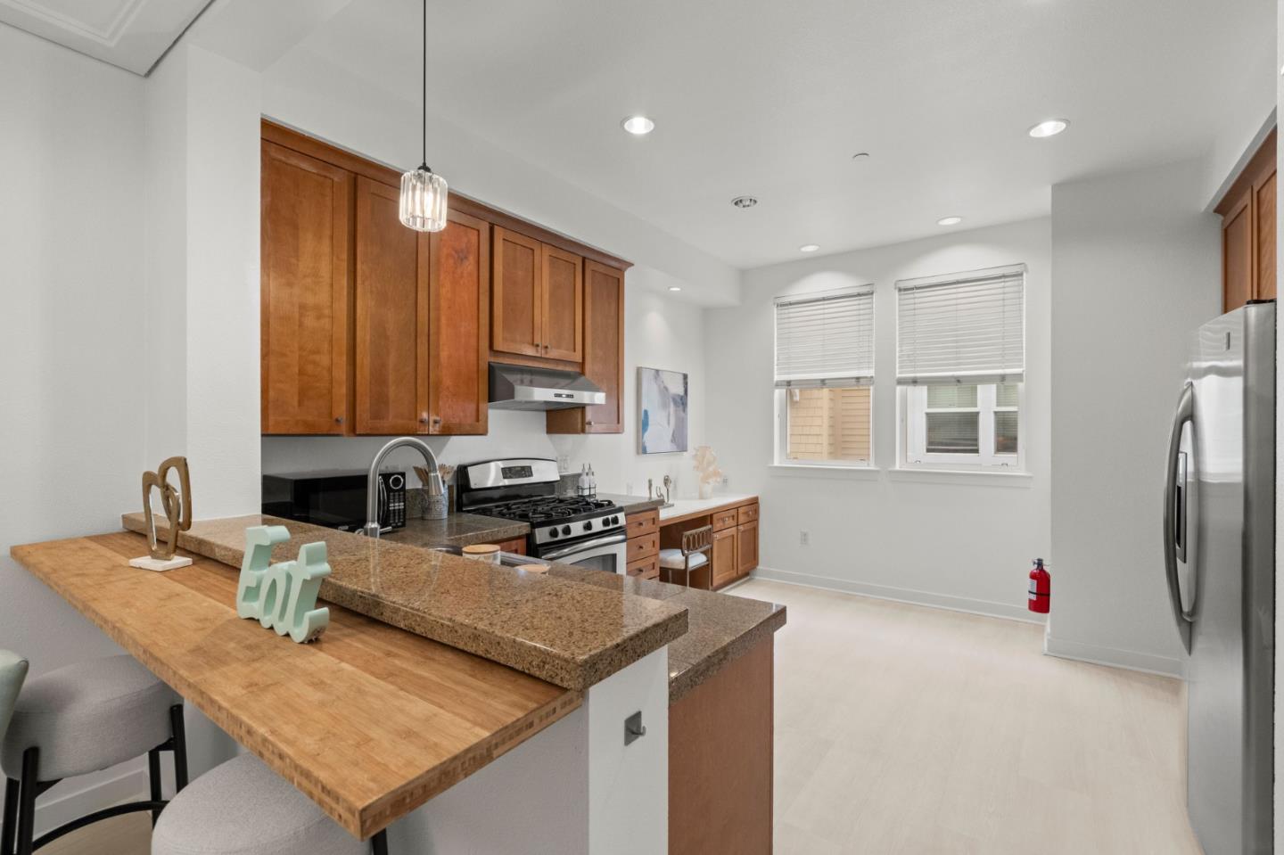Detail Gallery Image 11 of 30 For 218 Grayson Ter, San Jose,  CA 95126 - 4 Beds | 2/1 Baths