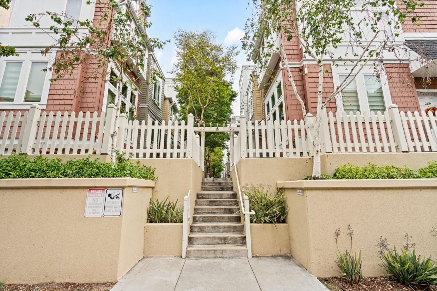 Detail Gallery Image 2 of 30 For 218 Grayson Ter, San Jose,  CA 95126 - 4 Beds | 2/1 Baths