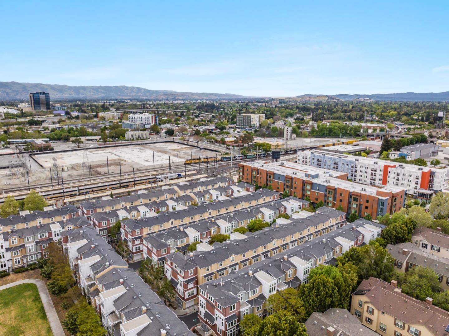 Detail Gallery Image 30 of 30 For 218 Grayson Ter, San Jose,  CA 95126 - 4 Beds | 2/1 Baths
