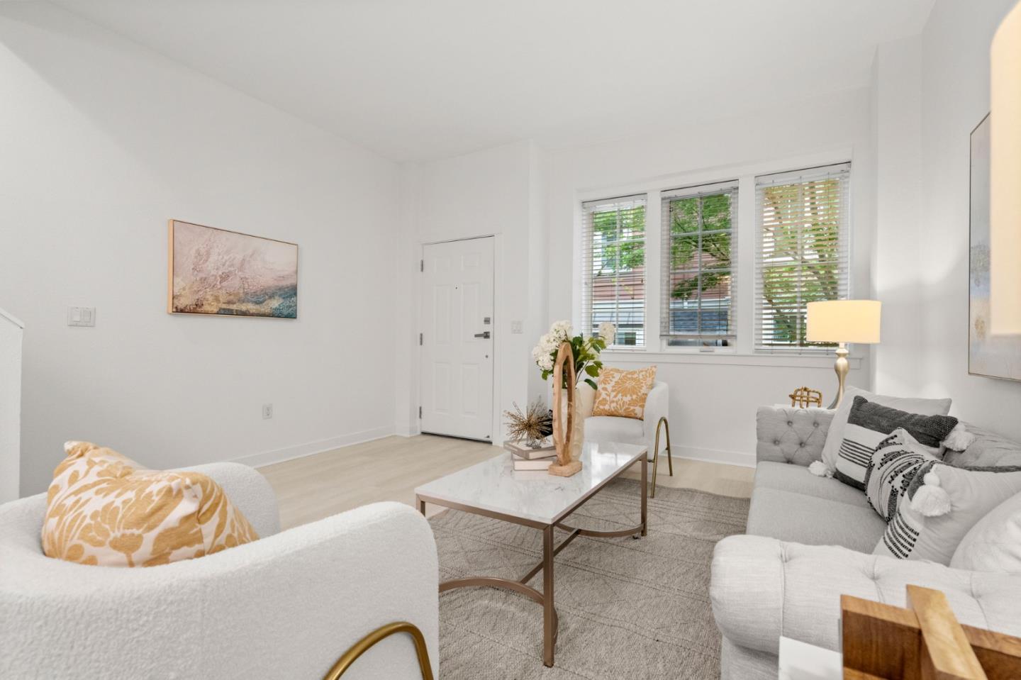 Detail Gallery Image 8 of 30 For 218 Grayson Ter, San Jose,  CA 95126 - 4 Beds | 2/1 Baths