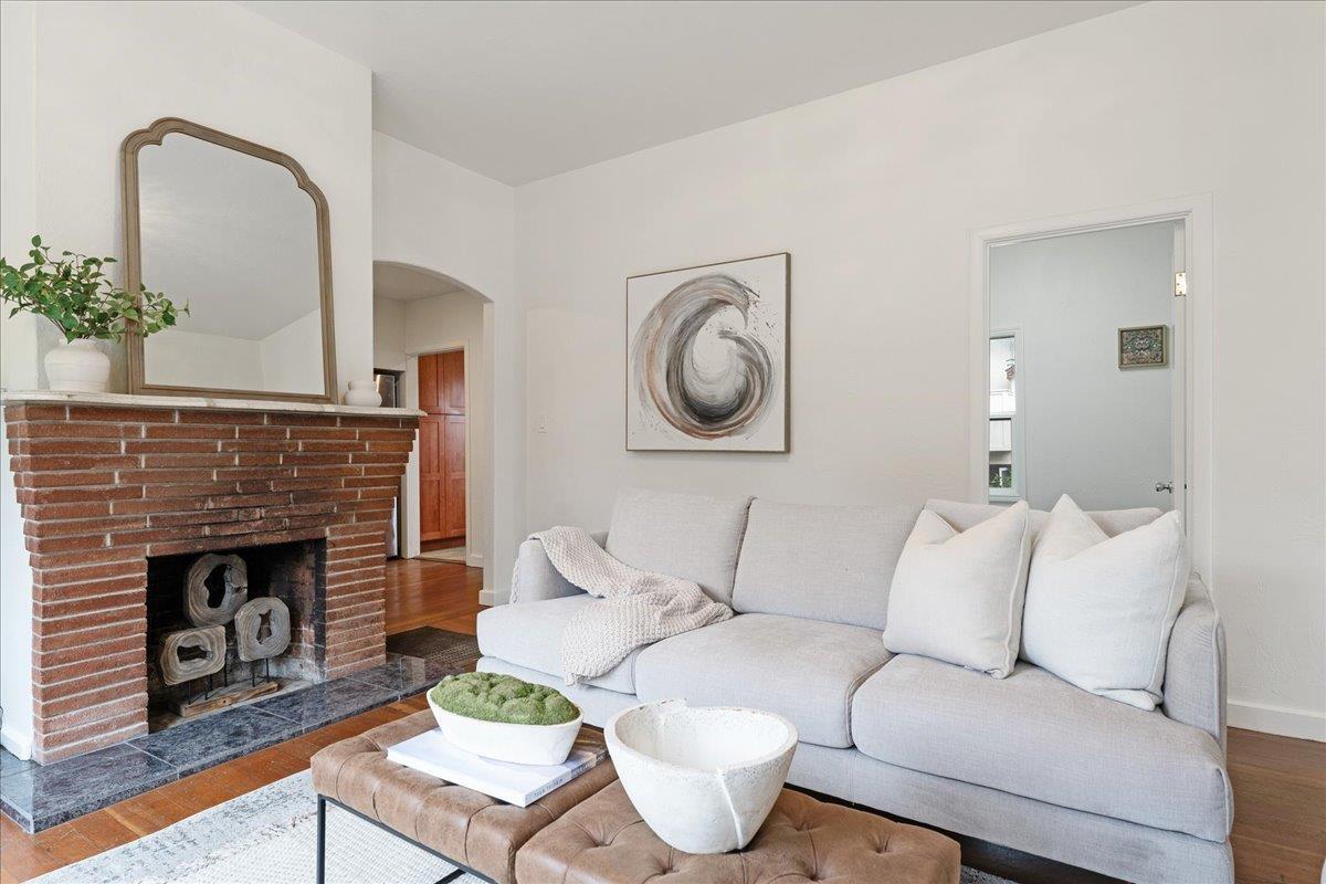 Detail Gallery Image 10 of 49 For 203 Grant St #3,  Santa Cruz,  CA 95060 - 4 Beds | 2 Baths