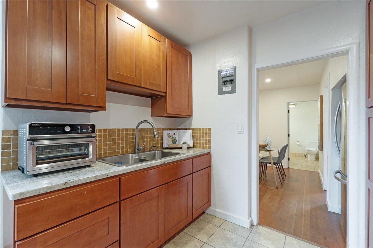 Detail Gallery Image 13 of 49 For 203 Grant St #3,  Santa Cruz,  CA 95060 - 4 Beds | 2 Baths