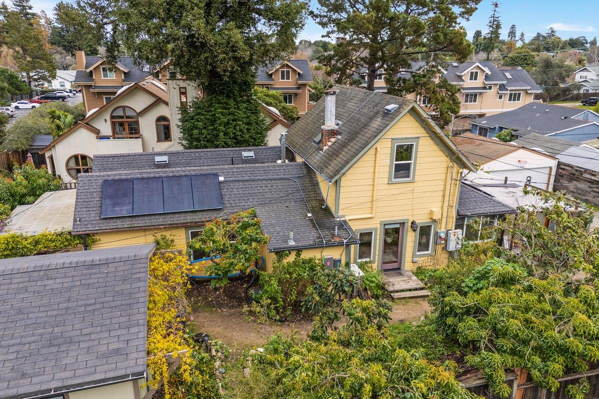 Detail Gallery Image 2 of 49 For 203 Grant St #3,  Santa Cruz,  CA 95060 - 4 Beds | 2 Baths
